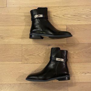 Chelsea leather boots